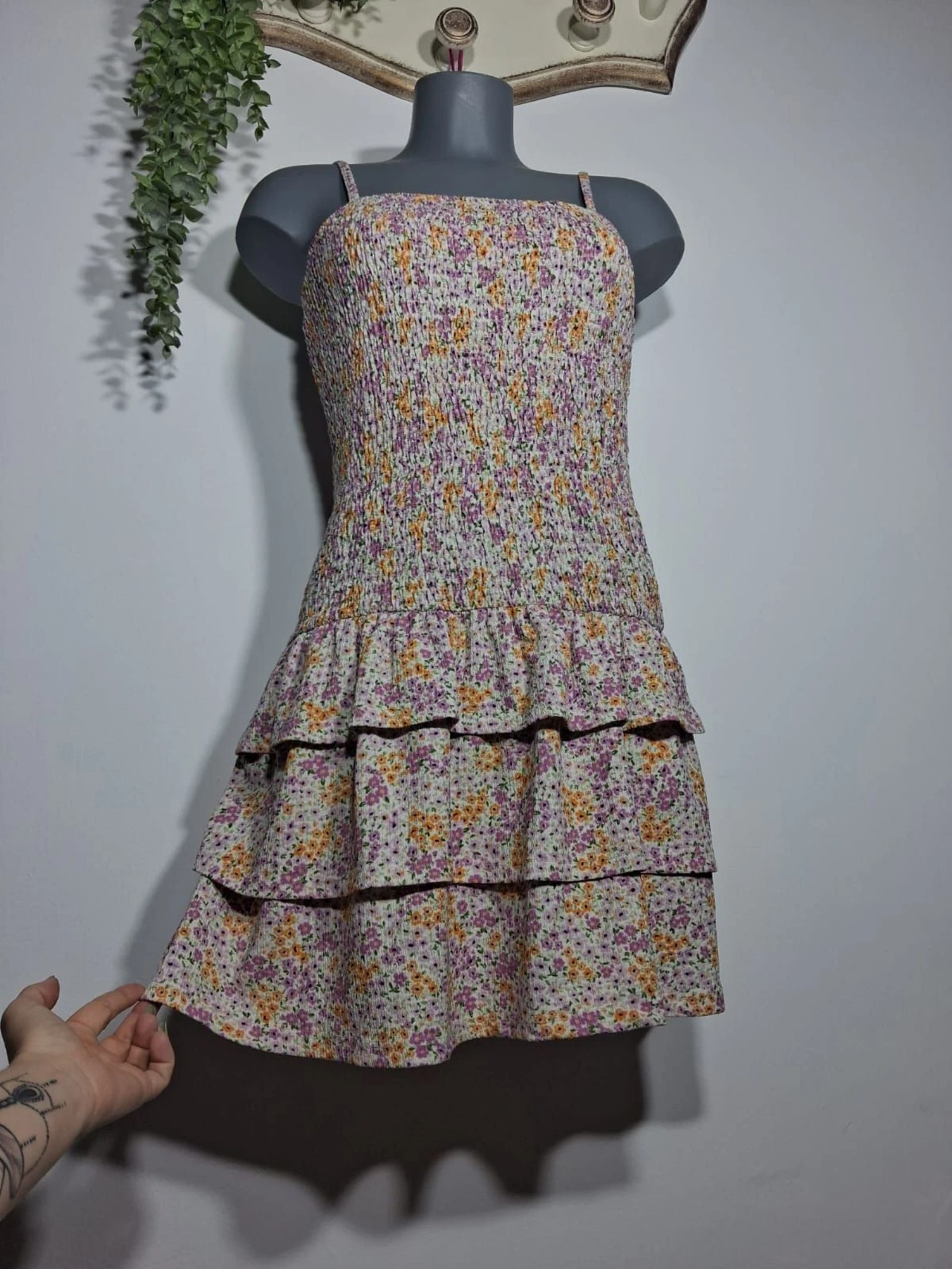 Vestido Primark floral fruncido con volantes talla S